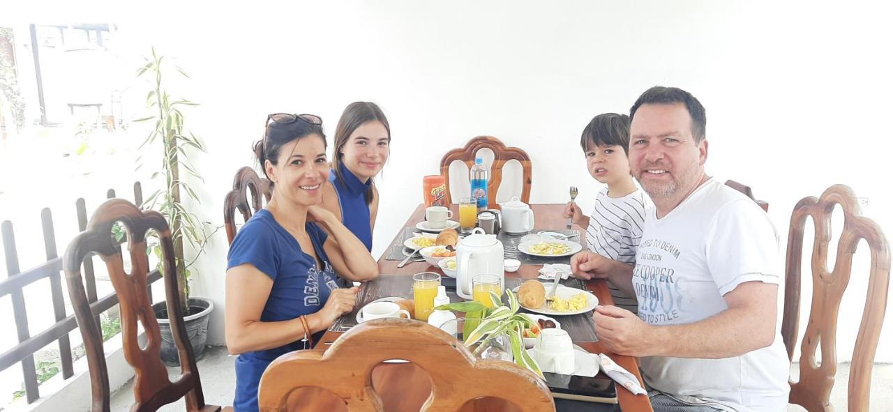 Hostal Tero Real Puerto Villamil Ngoại thất bức ảnh